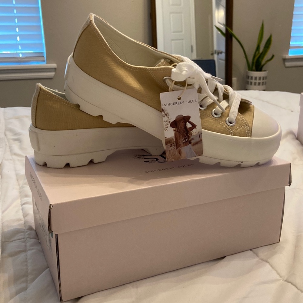 Lug sole sneakers